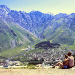 couple-on-mountain-view